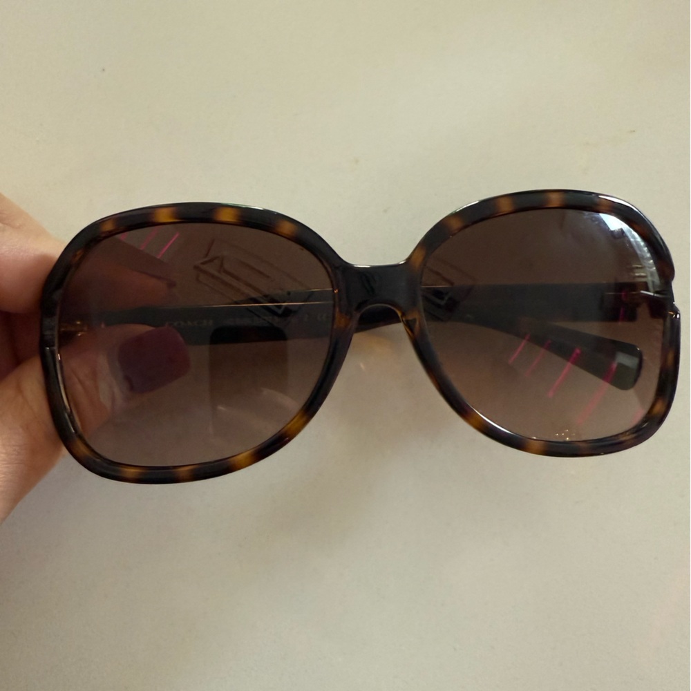 Coach Tortoise Shell Sunglasses no case - Picture 4 of 9
